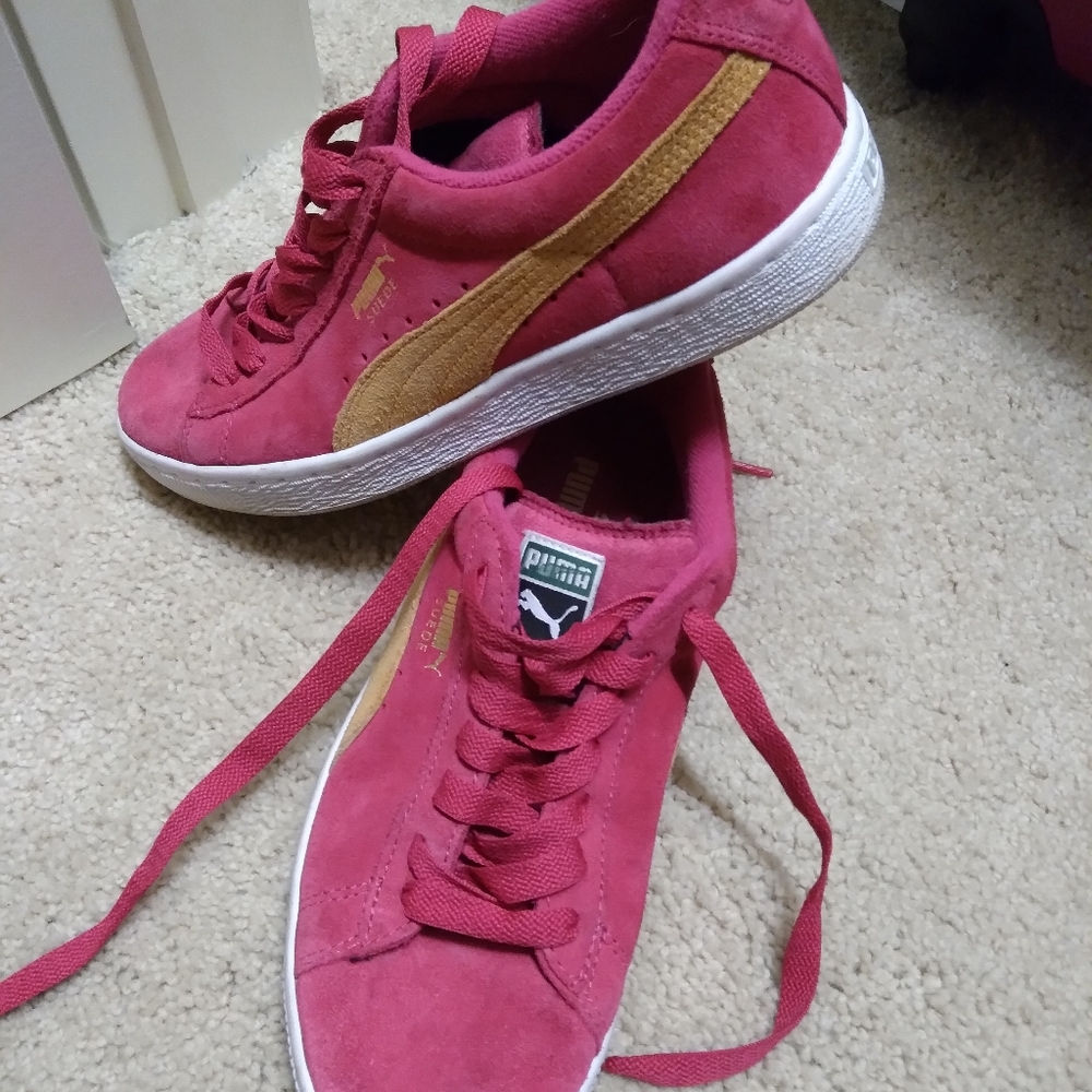 Puma pink suede sneaker size 7